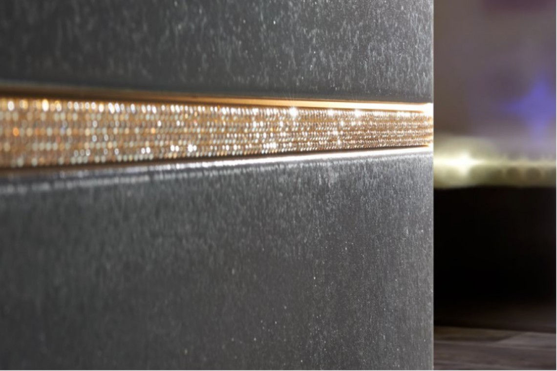 profile-squarline-laiton-dore-or-24-carats-orne-de-sable-de-cristal-swarovski.png -